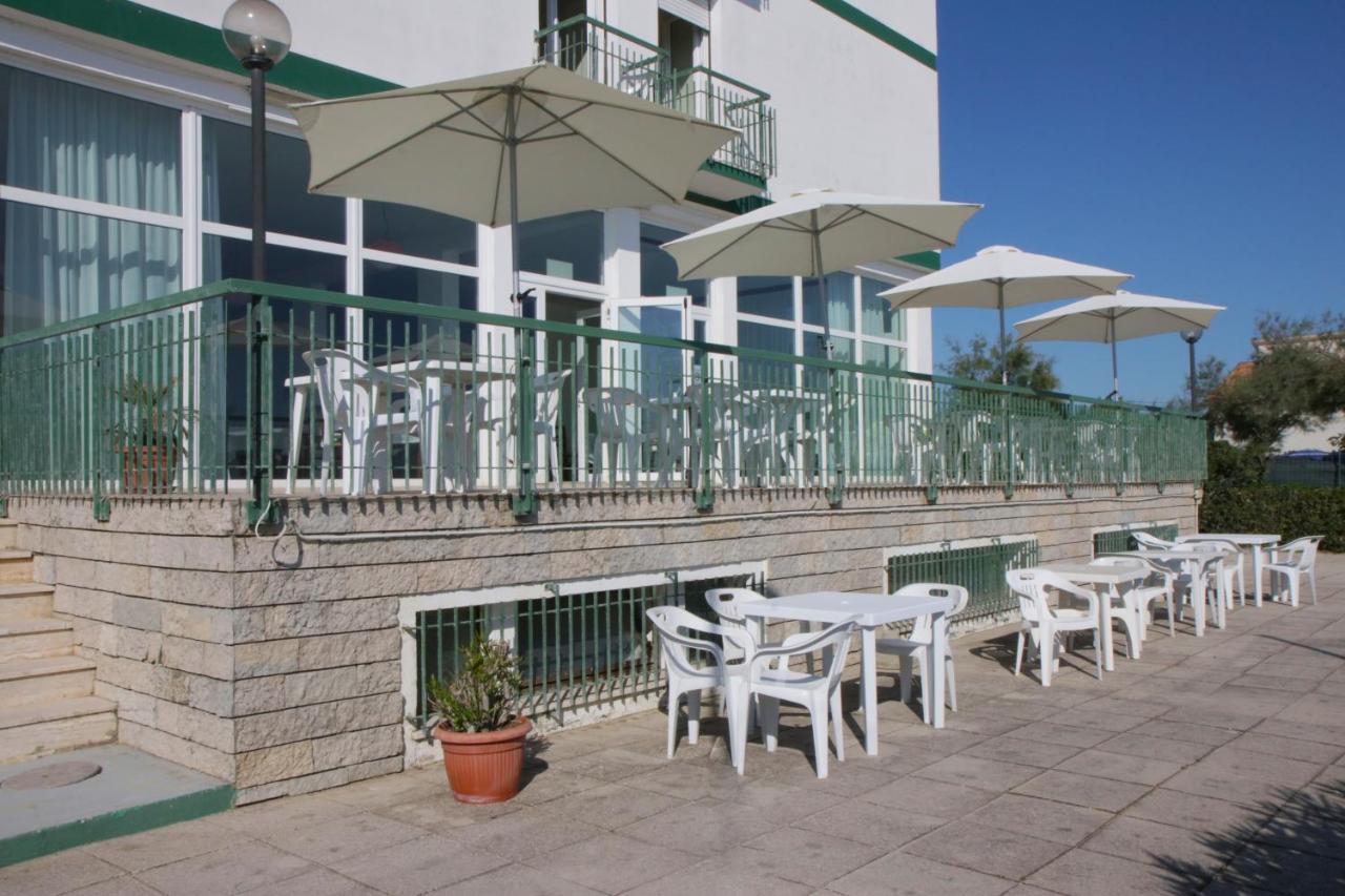 Hotel Internazionale Marotta Exterior foto